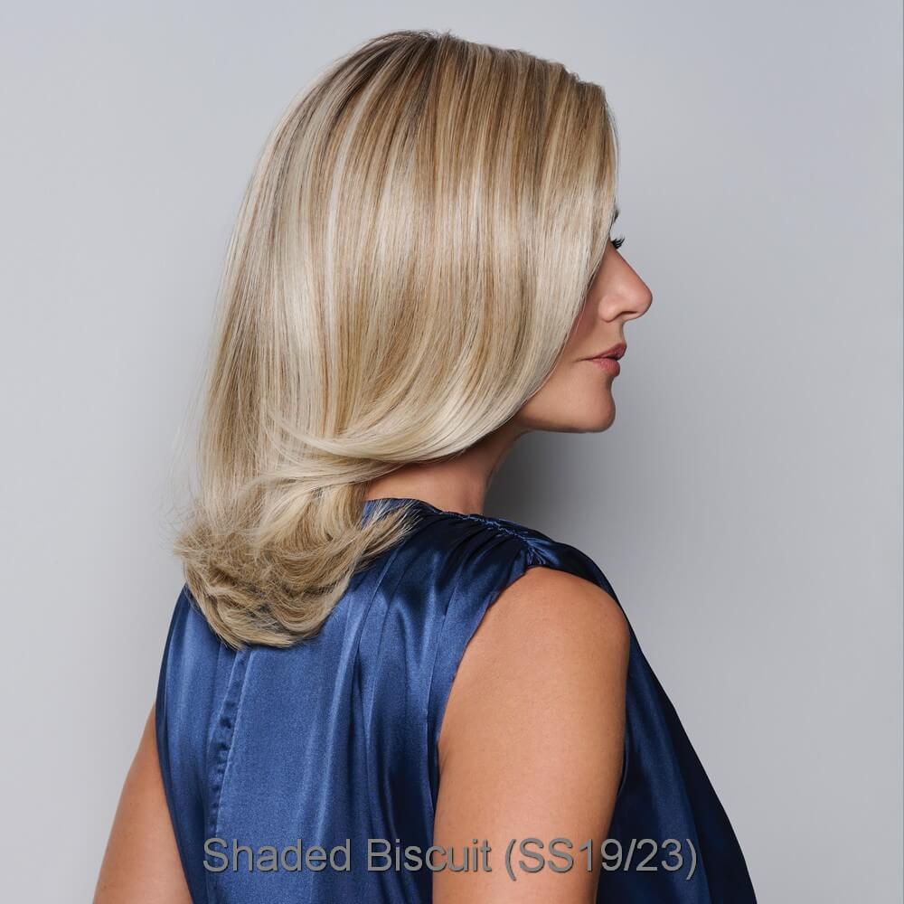 Showrunner by Raquel Welch wig in Shaded Biscuit (SS19/23)